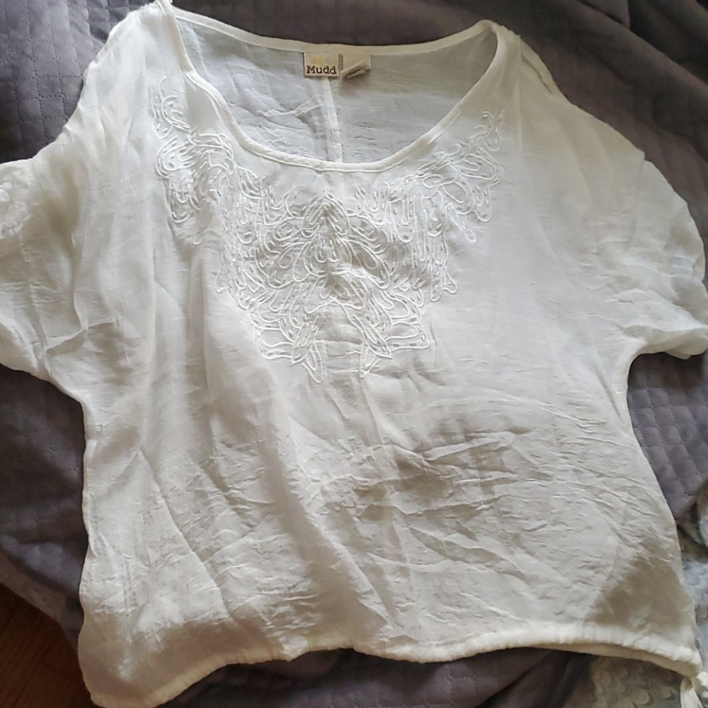 Cold shoulder loose crop by mudd